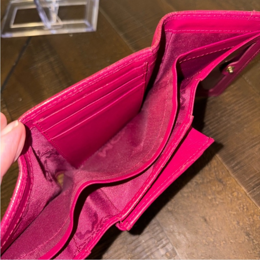 SOLD UNLISTED IN SHOW. MCM Fuchsia Leather Wallet with Gold Accents - Picture 8 of 12